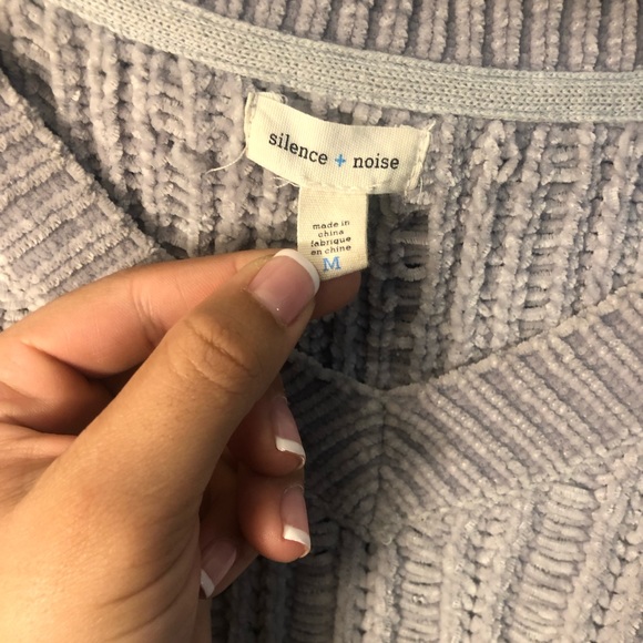 Silence + Noise Chenille V-Neck Sweater - Picture 4 of 4